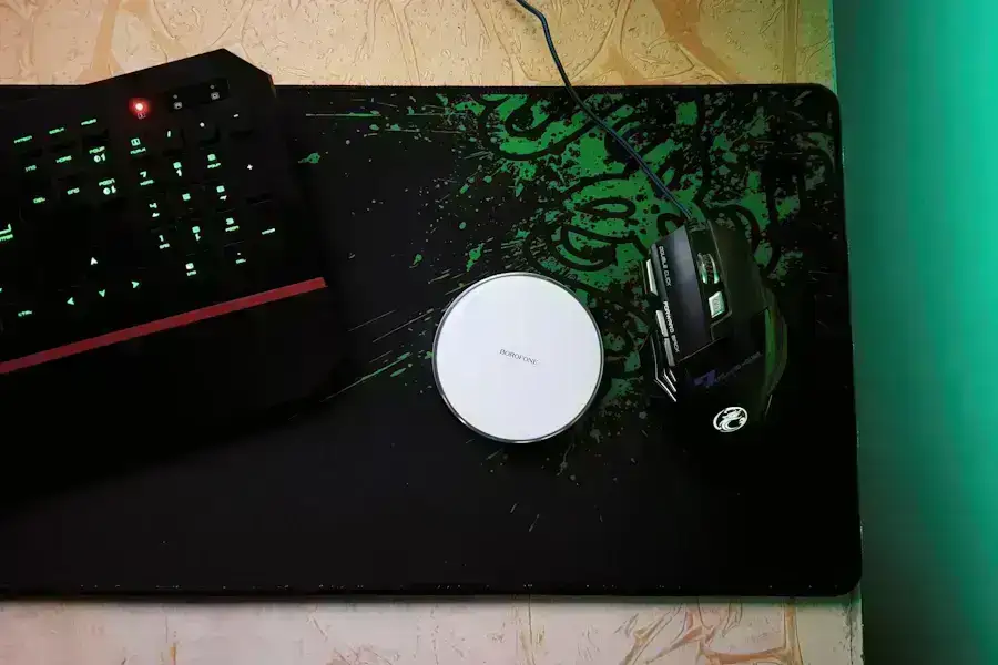 how to clean a mouse pad - Cleaning a hard or RGB mouse pad: specific precautions